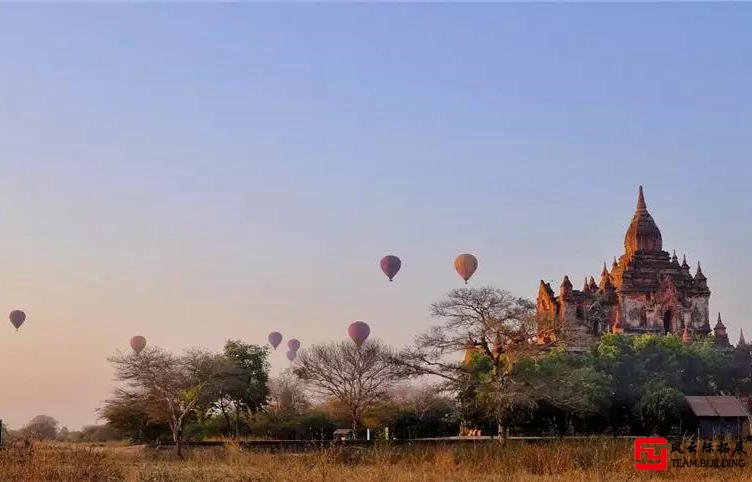 境外旅行團建